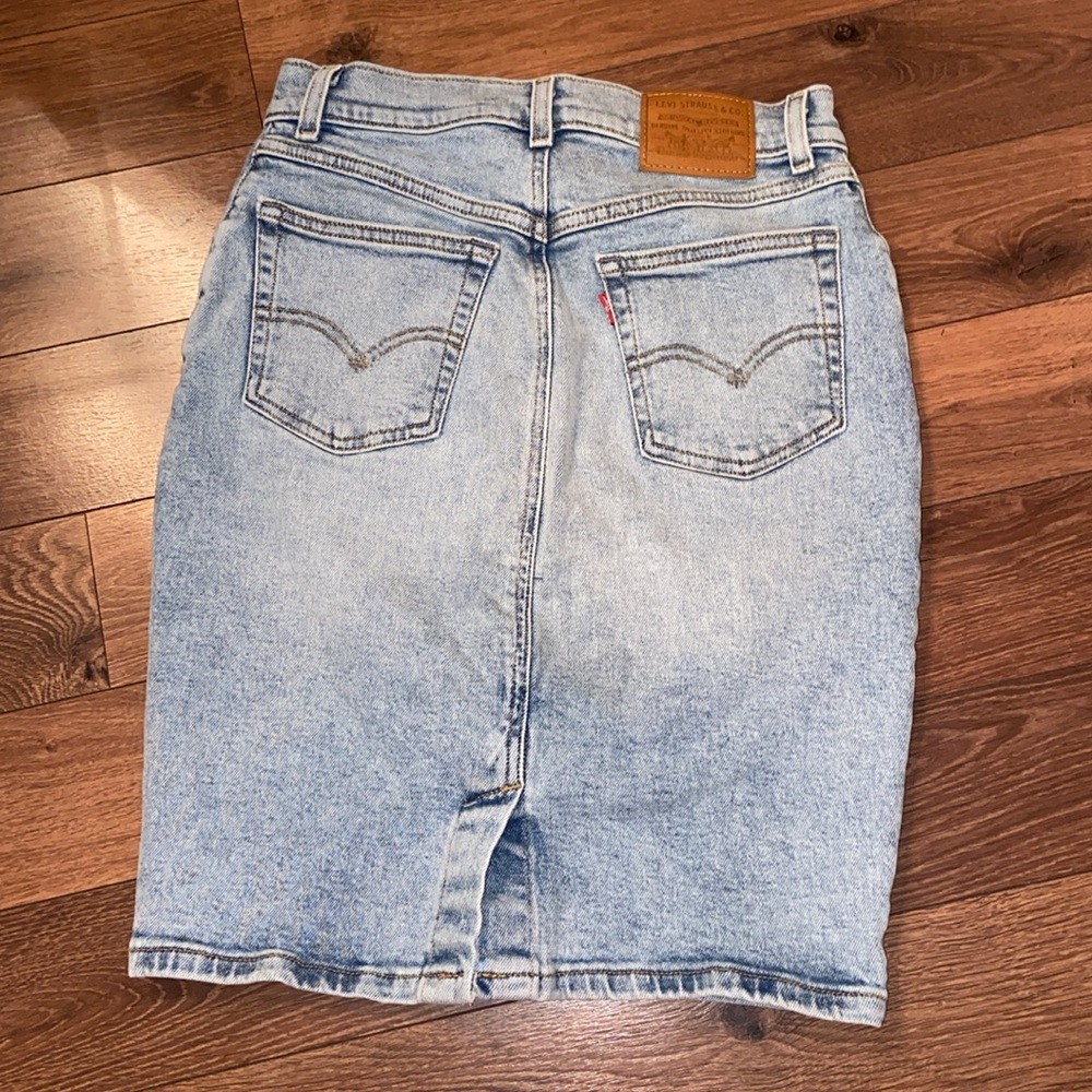 Levi's Light Blue Denim Jean skirt size 25